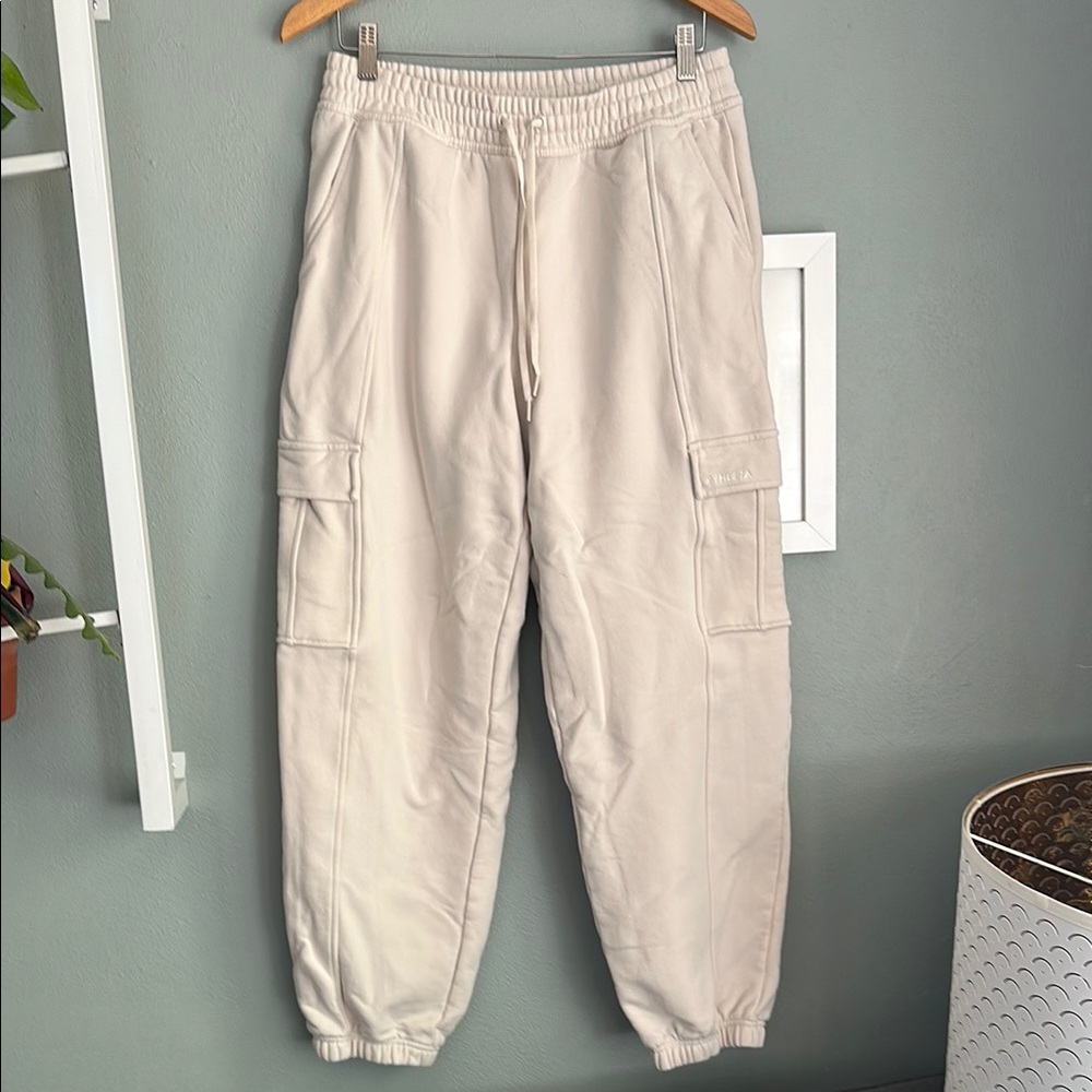 NWOT Athleta Forever Fleece High Rise Cargo Jogger, Bone, medium